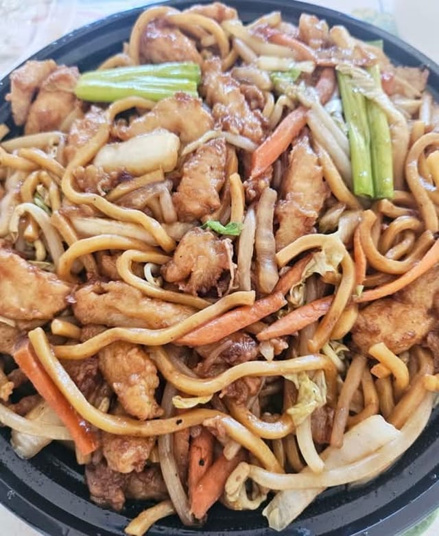 Chicken Lo Mein.